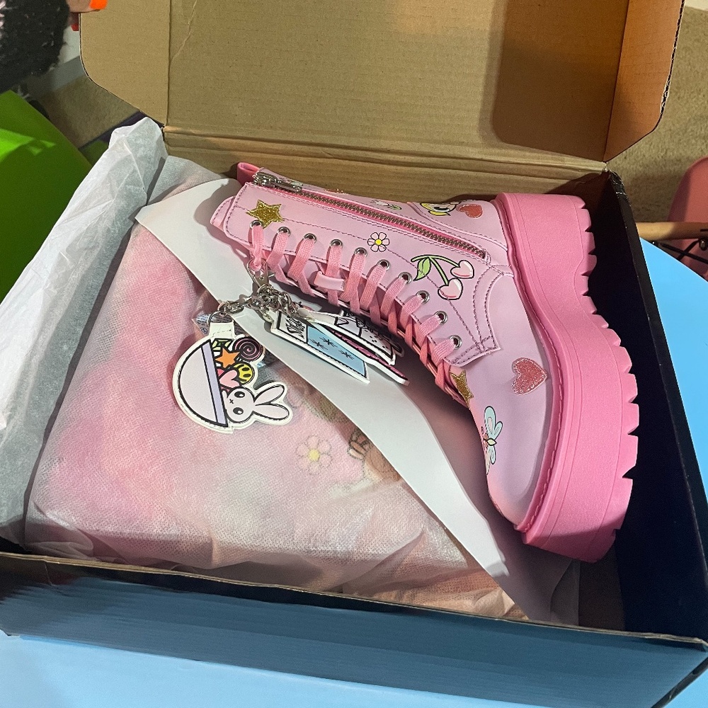 Dollskill Powerpuff combat boots